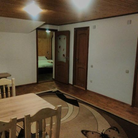Cottage Palitra ยาบลูนิตซา ภายนอก รูปภาพ